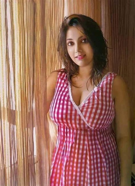 hot indian boobies|Indian Cleavage Photos, Download The BEST Free Indian。